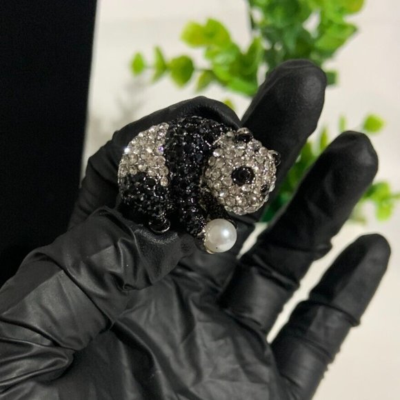 Elegant Panda Rhinestone Brooch - Sparkling Crystal Pin for Clothes - Picture 1 of 5